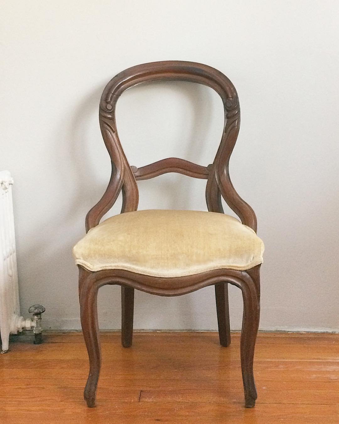 Clara Chair
