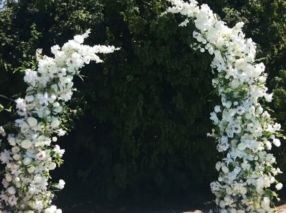 Daisy (Broken Arch) - Floral Arch