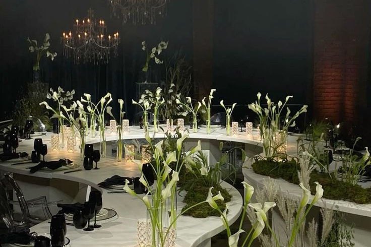 Curve Rustic Farm Tables