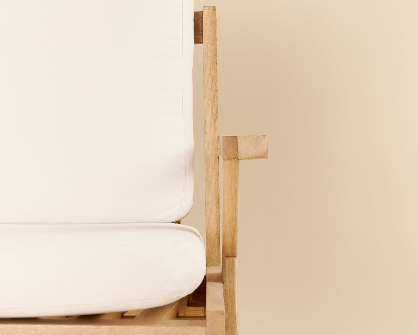 White Nina Lounge Chair