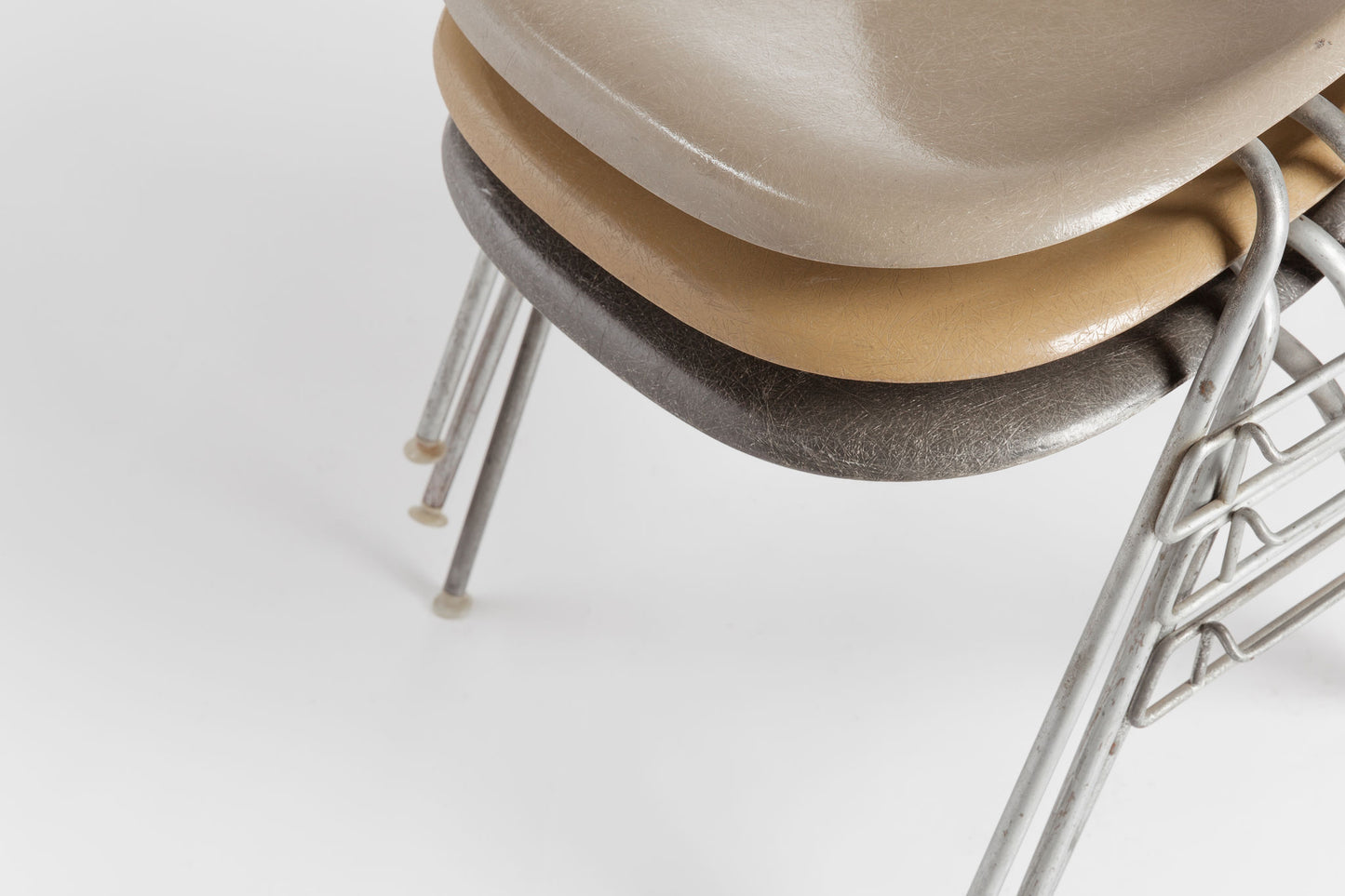 Gray Eames Fiberglass Shell Chair