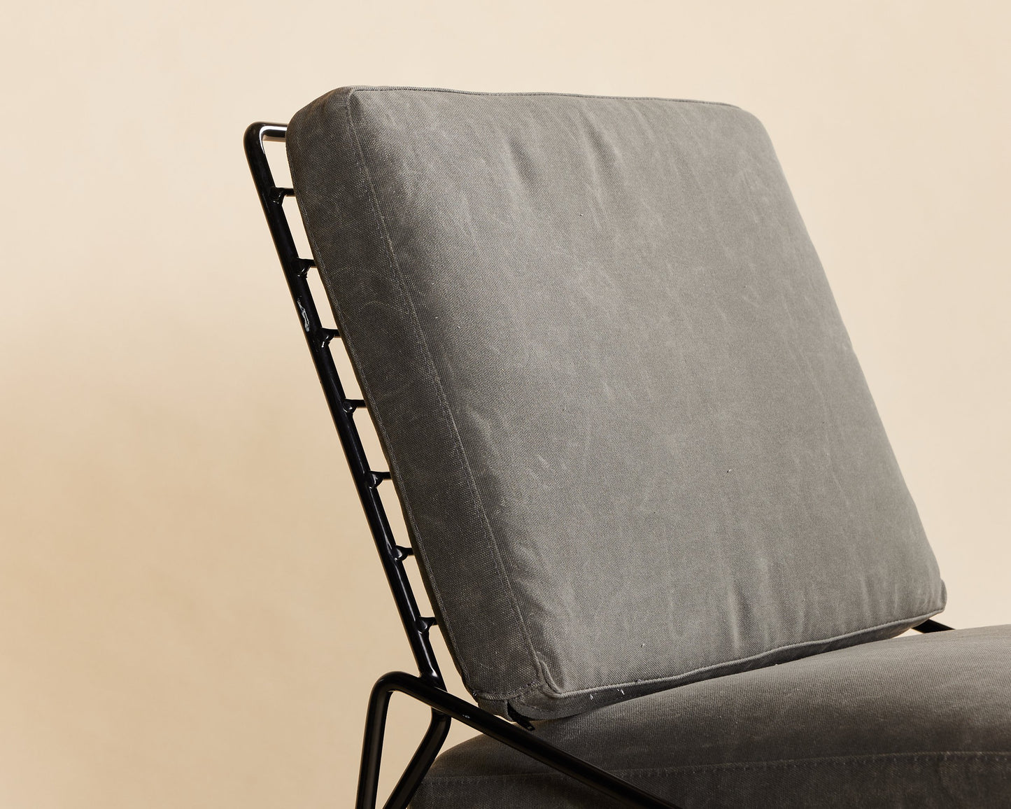 Black Alma Lounge Chair