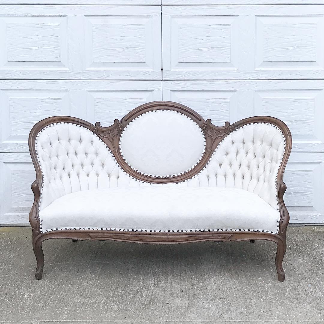 Monroe Settee