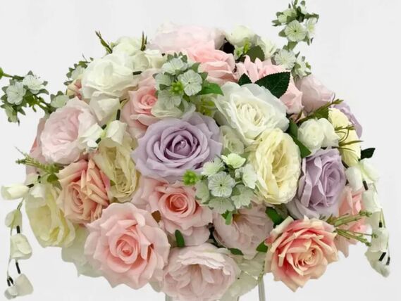 Lily Centerpiece - Centerpiece