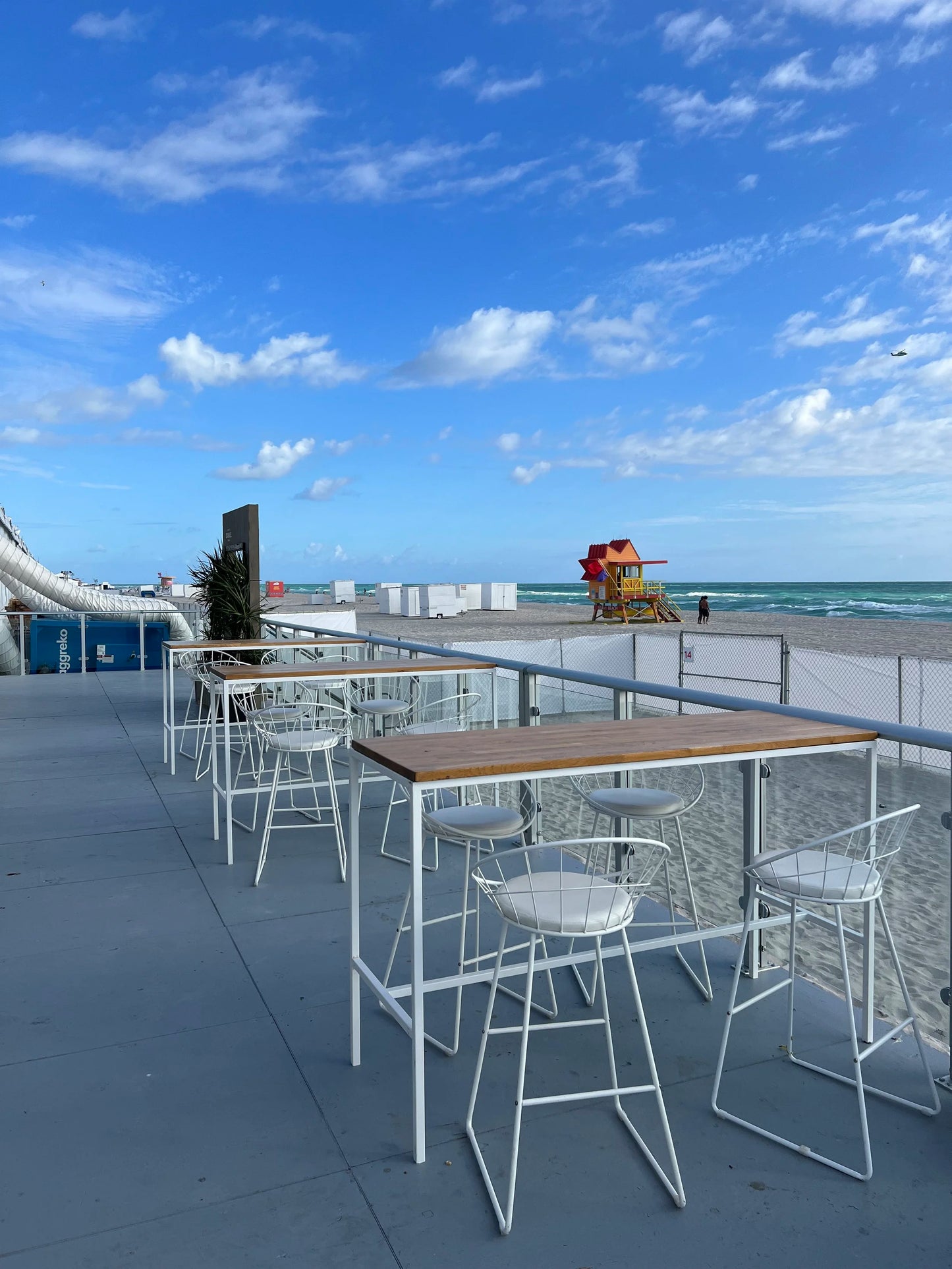 Wire Barstool - White