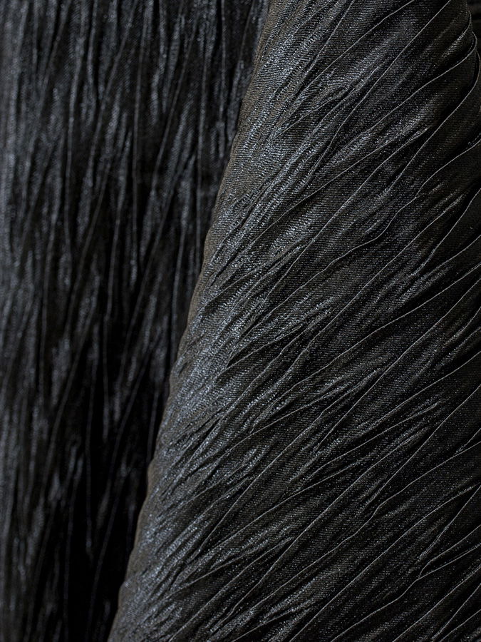 Extreme Crush Black Linen