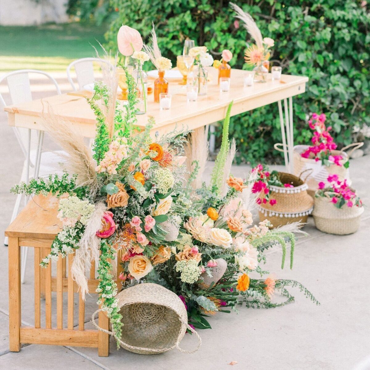 5.5' Honey Hairpin Sweetheart Table