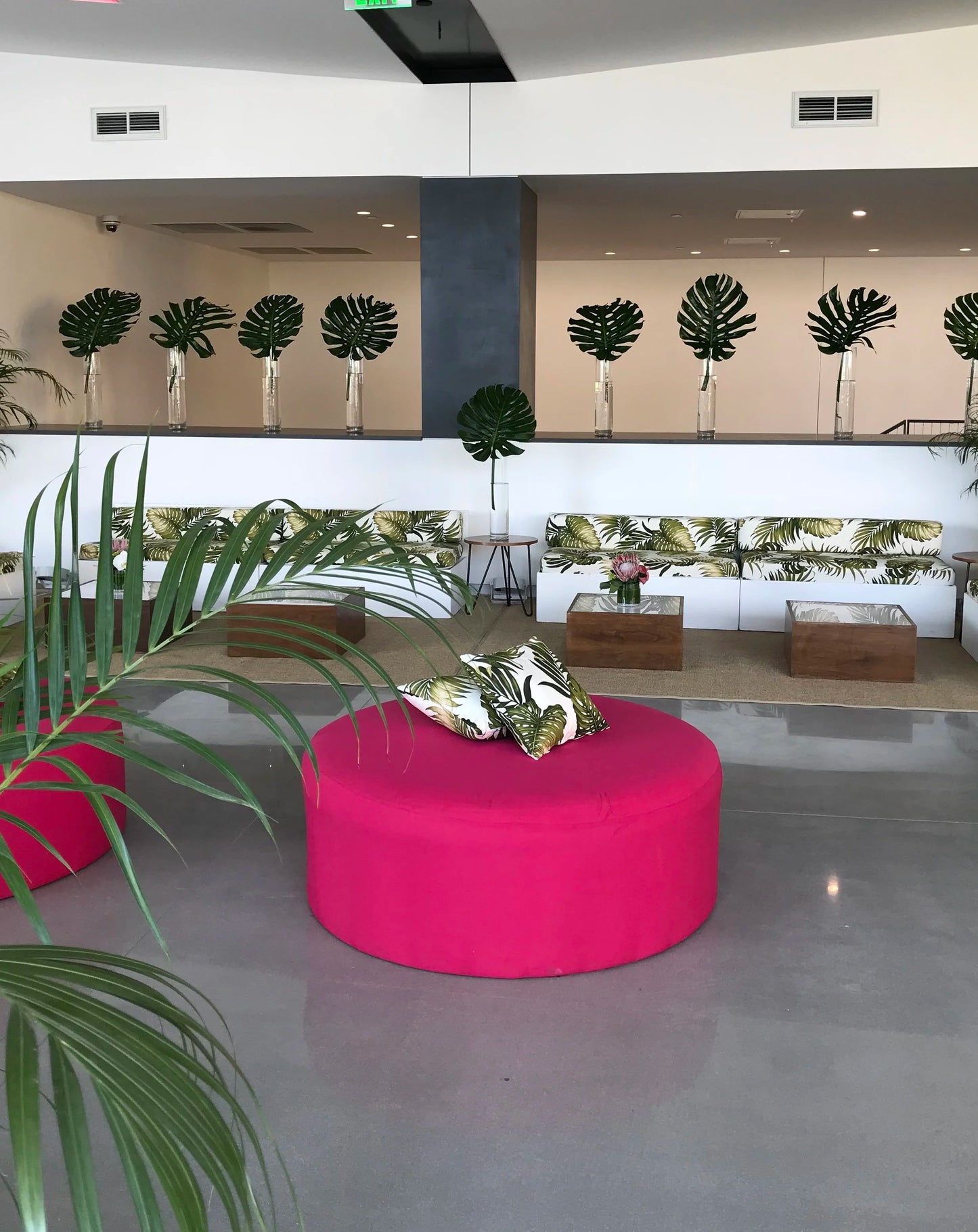 4' Round Ottoman - Hot Pink