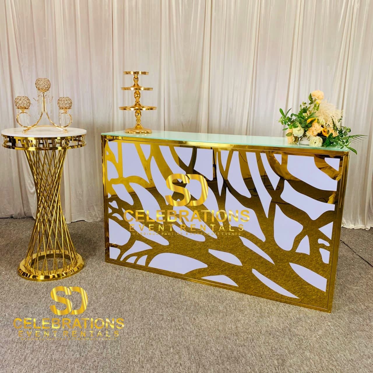 Luxury Bar – Black & Gold