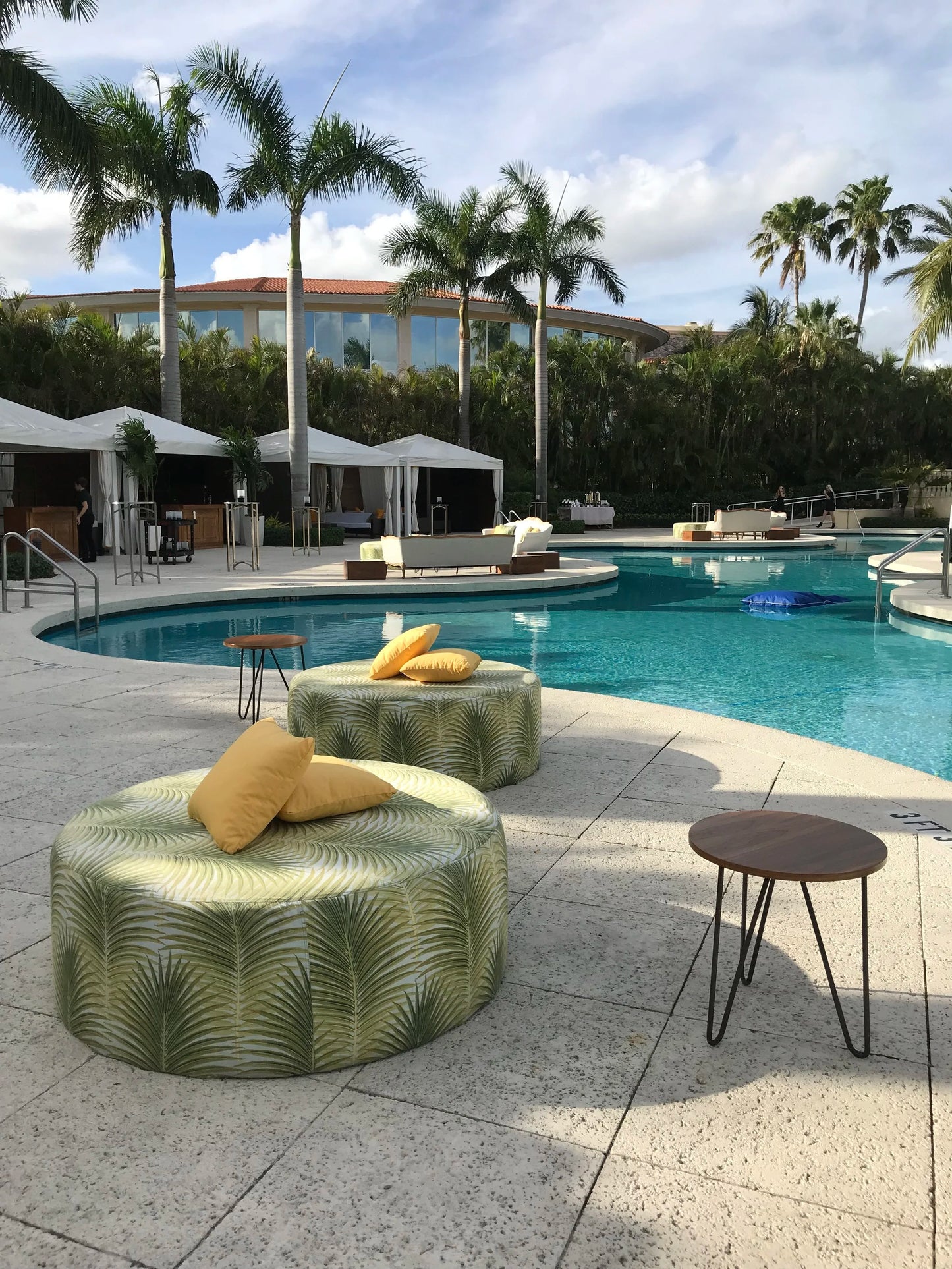 4' Round Ottoman - Palms