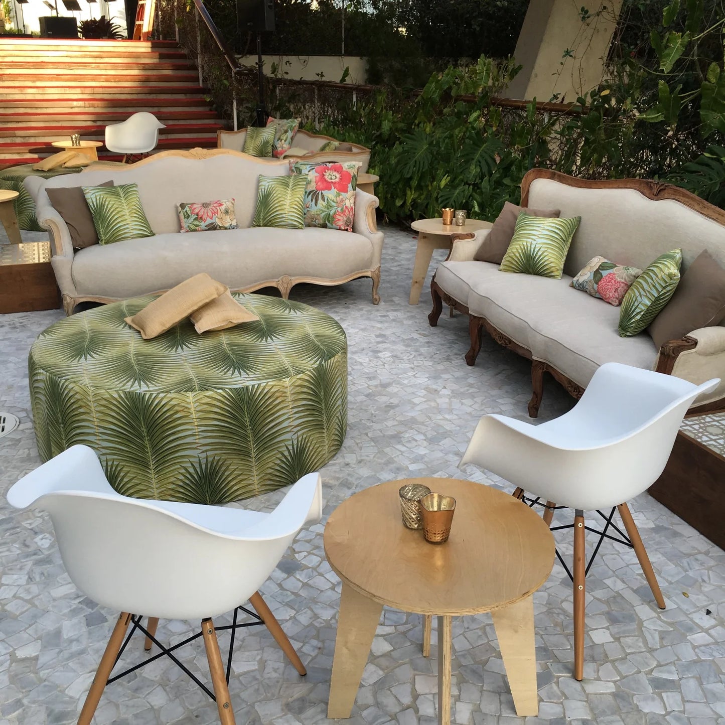 4' Round Ottoman - Palms