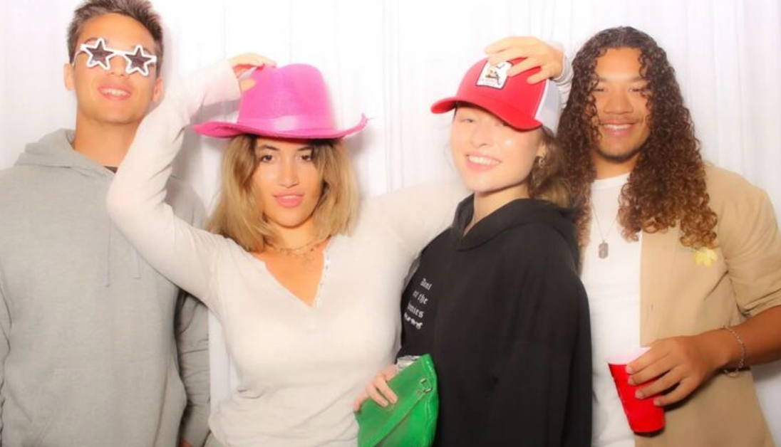 Rental GLAM Photo Booth - 3 Hours