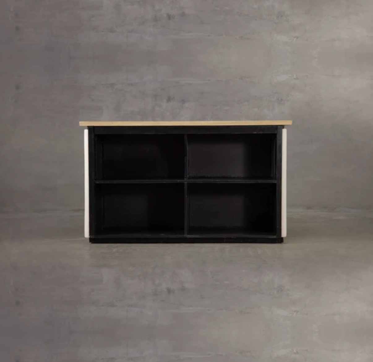 Fabrizio Bar (Multiple Trim Colors Available)