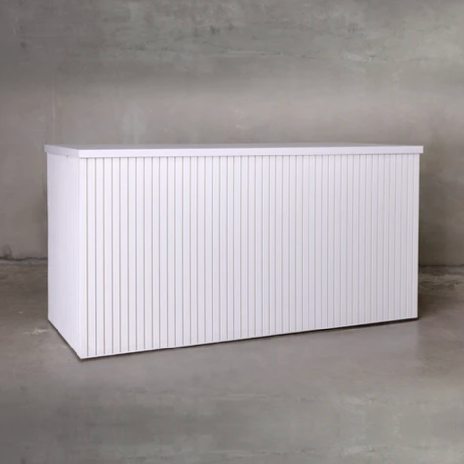 White Slat Food Station