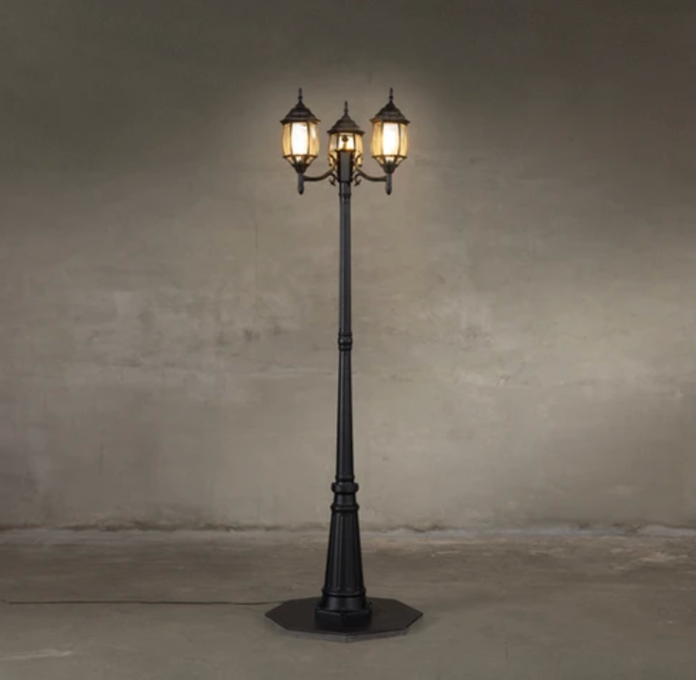 Candelabra Light Post