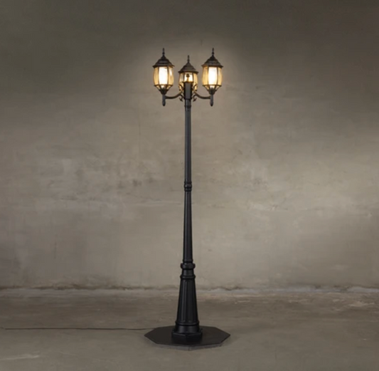 Candelabra Light Post