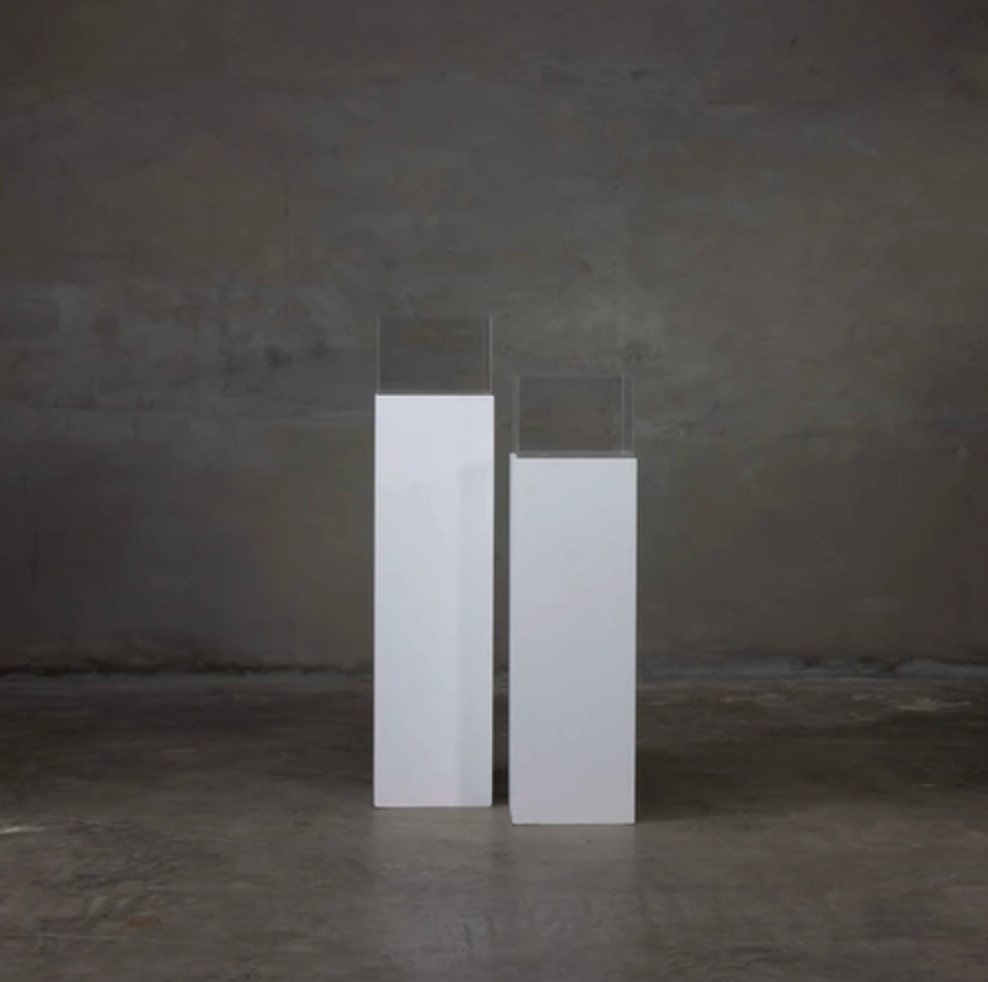 Thin Pedestal
