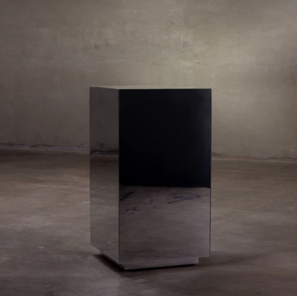 Reflection Pedestal