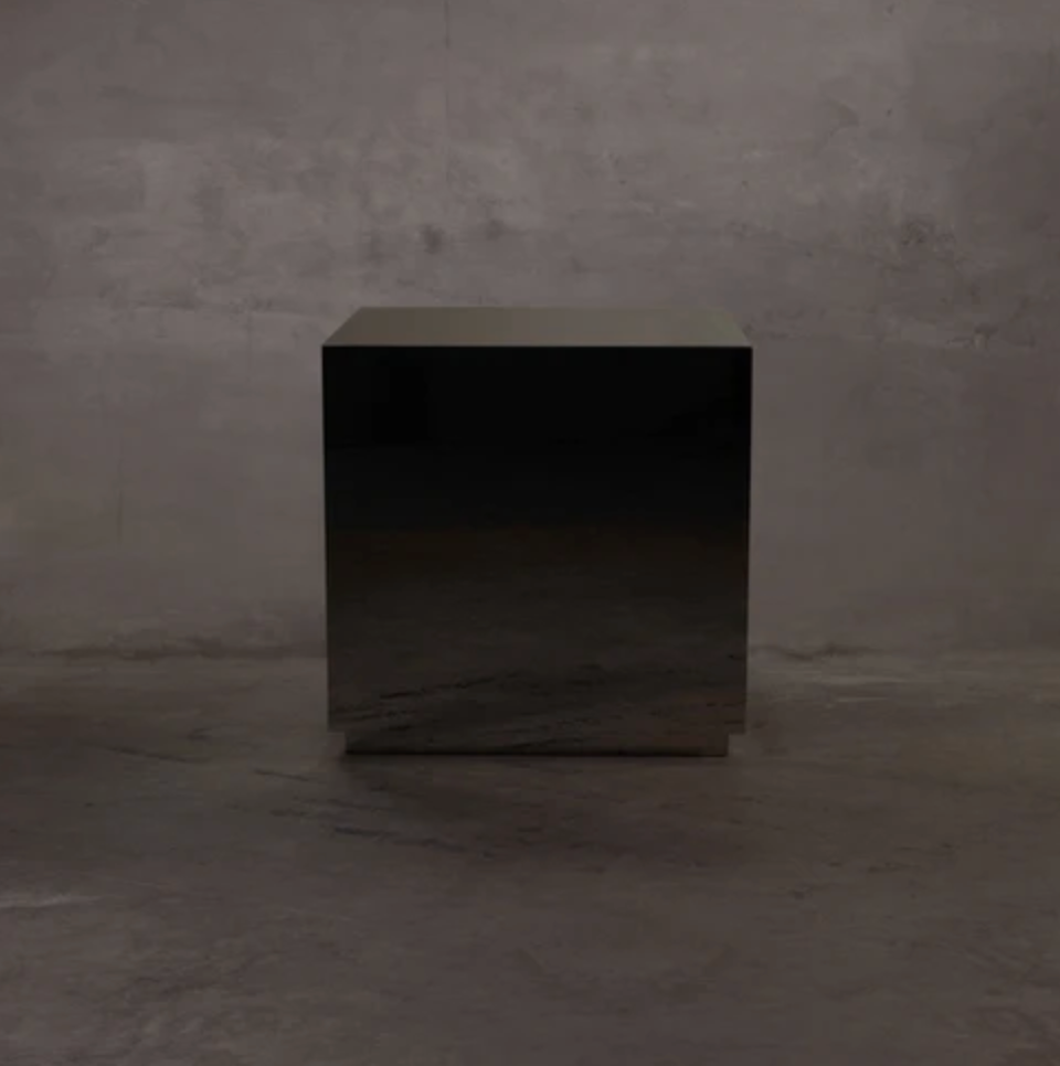 Reflection Pedestal