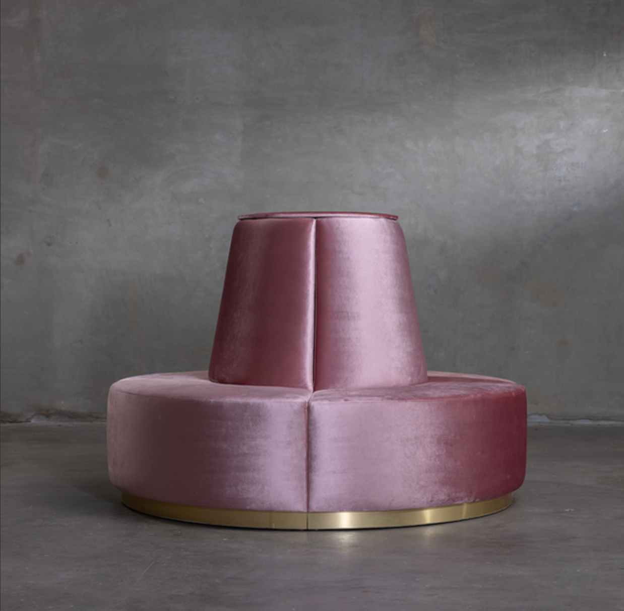 Velvet Round Banquette - Blush Pink