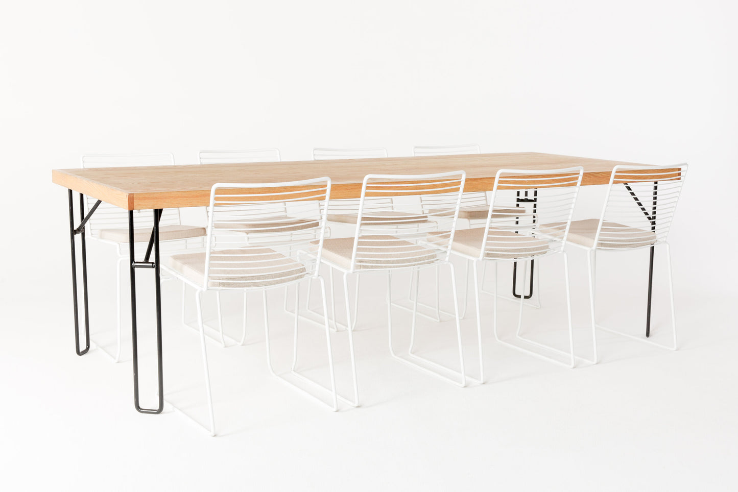 Dining Table with Hey Chairs