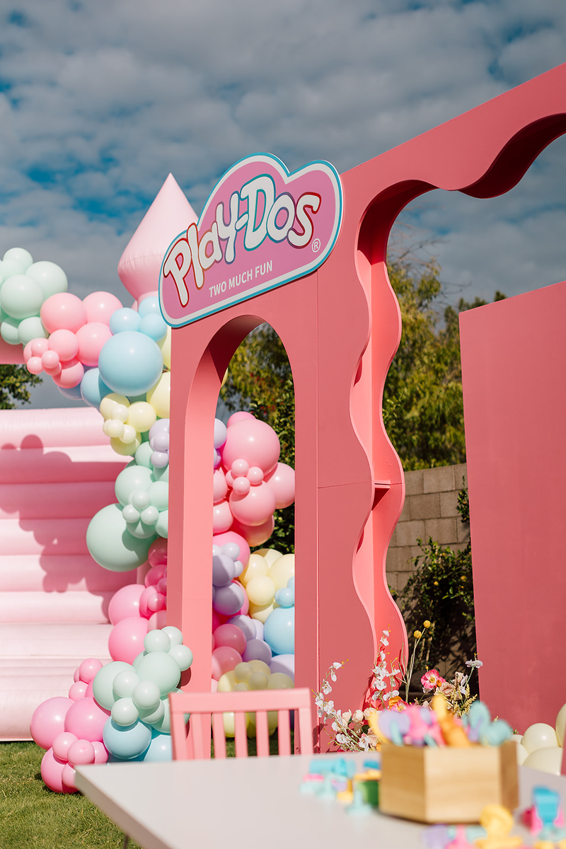 3D Wavy 8'x8' Storefront Structure