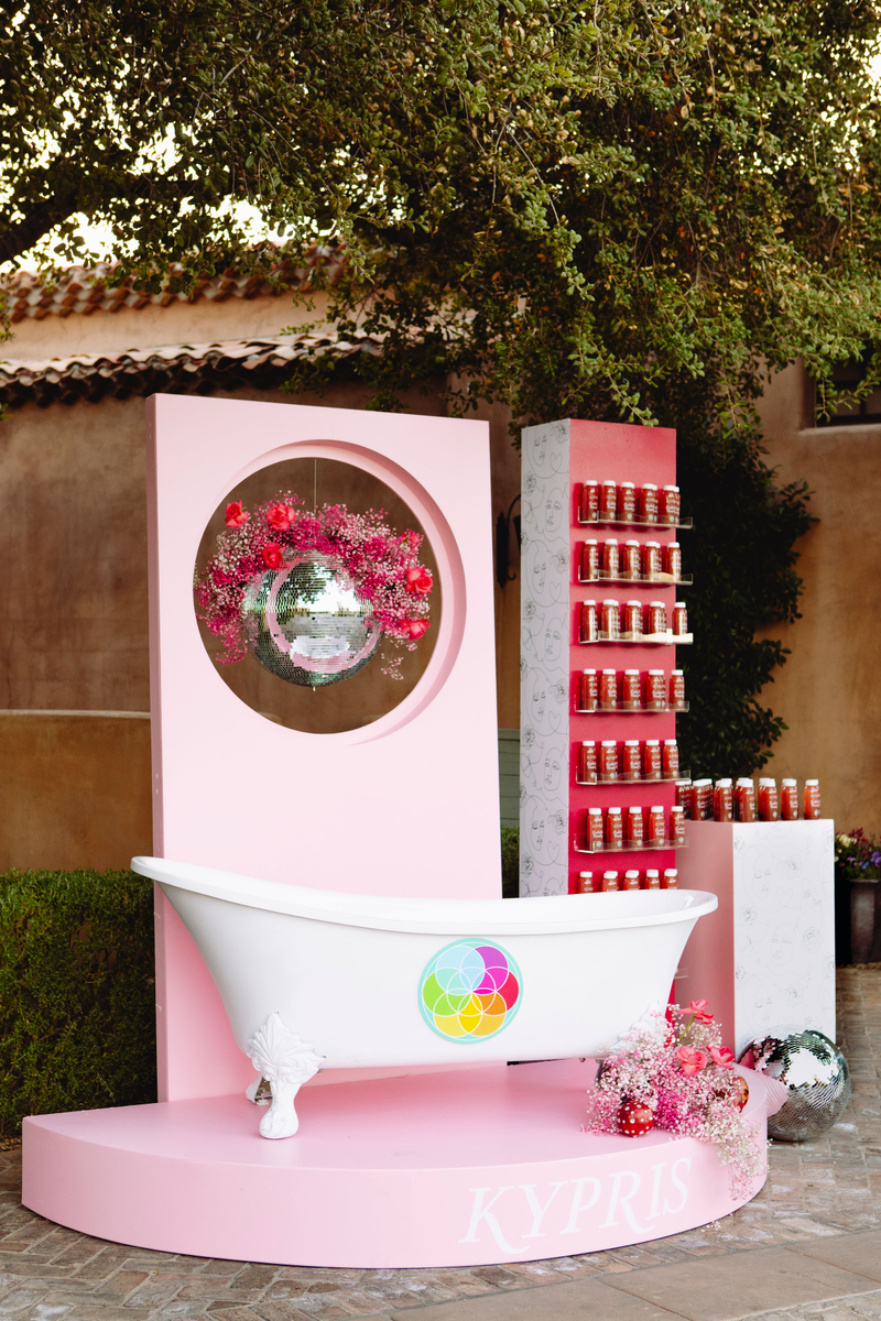 4'x8' Circle Cutout Wall