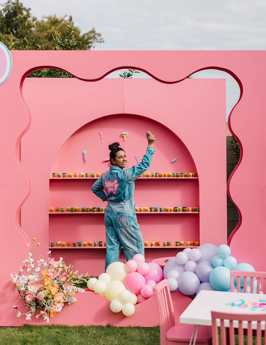 Inset Arch Shelf 8'x8' Wall