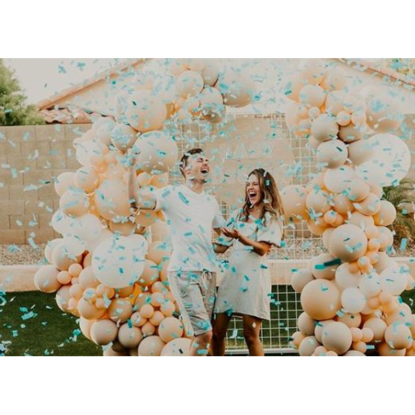 White Grid 7'x7' Wall