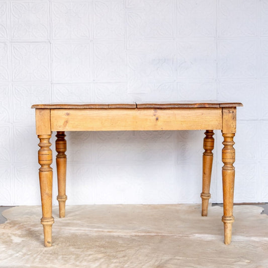Pine Farmstyle Table