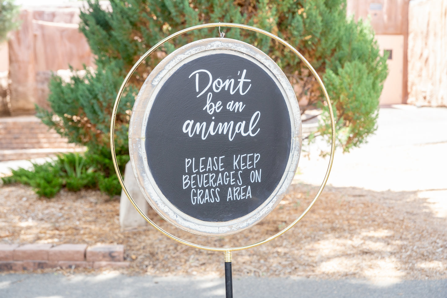Round Sign in Bird Cage Stand