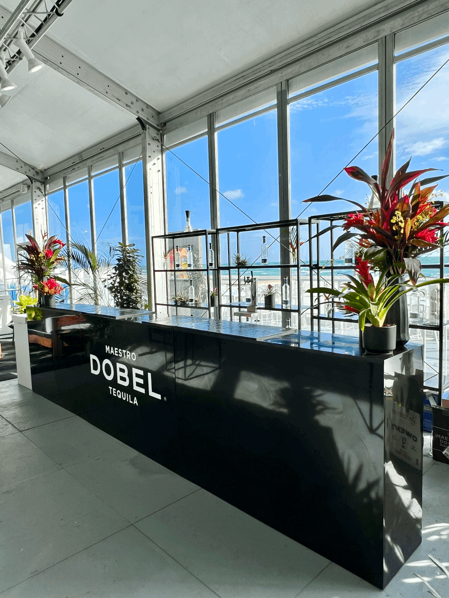 Stella Gloss Bar - Black