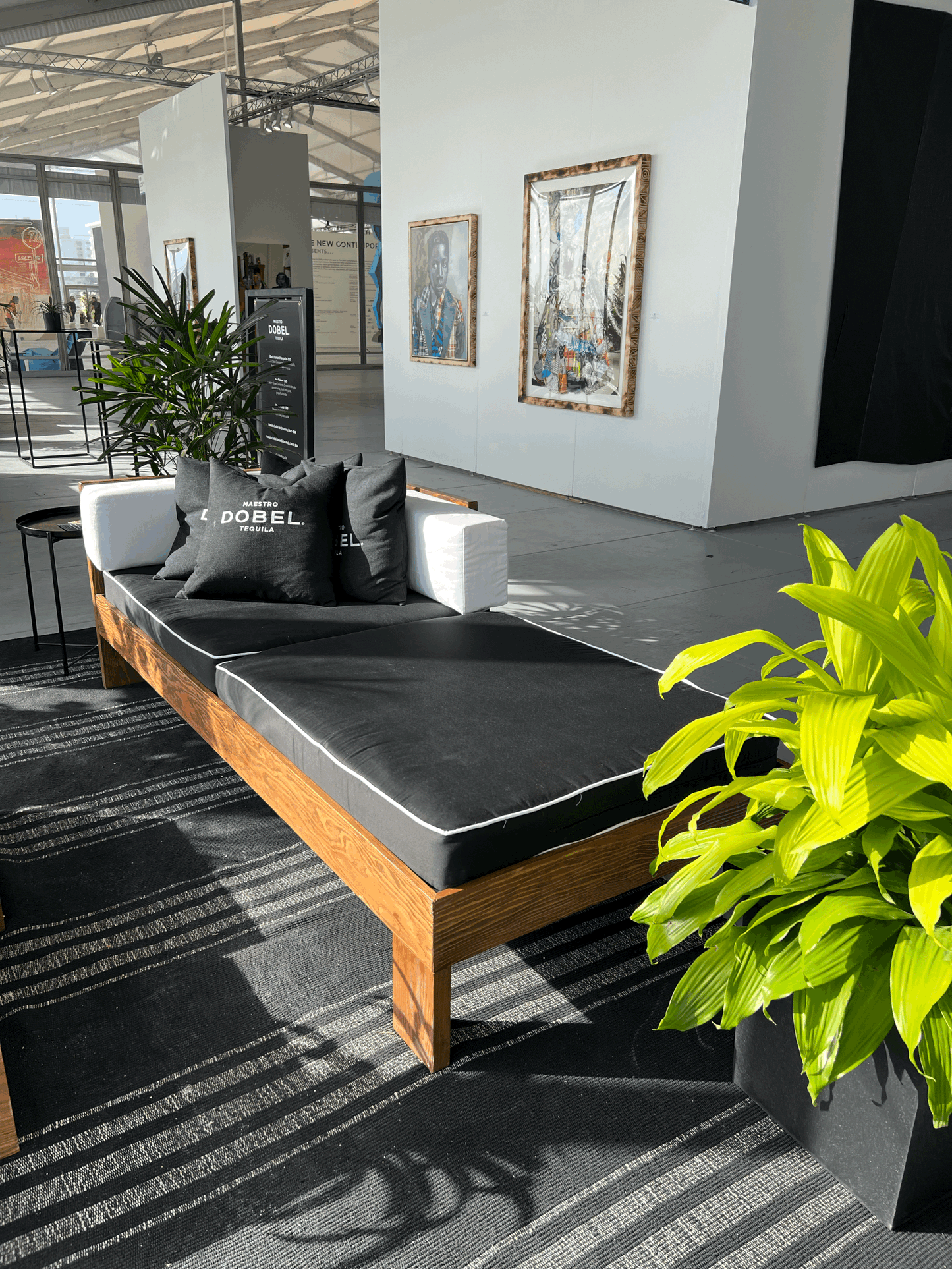 Lounge Chair - Black