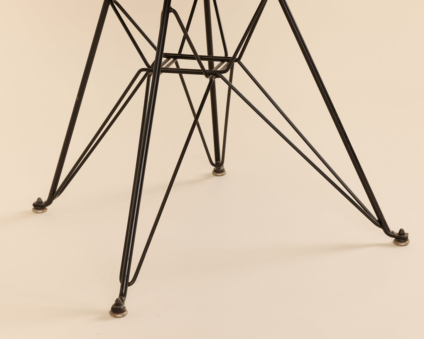 Black Eames Eiffel