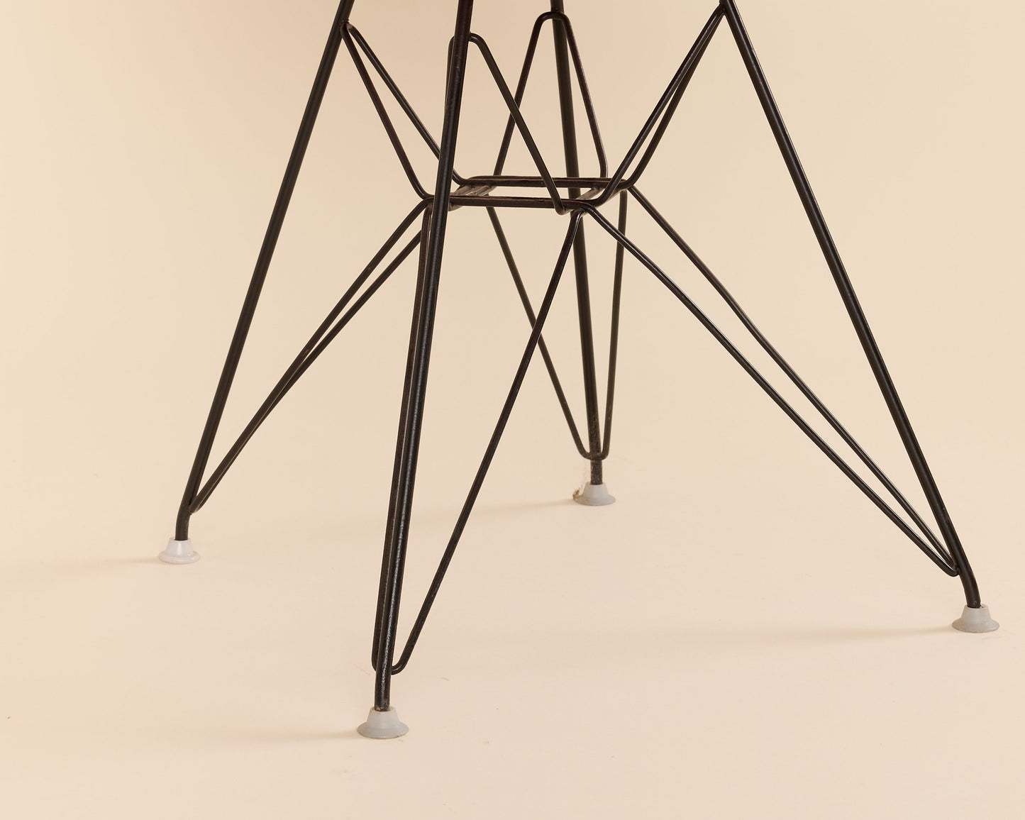 Magenta Eames Eiffel