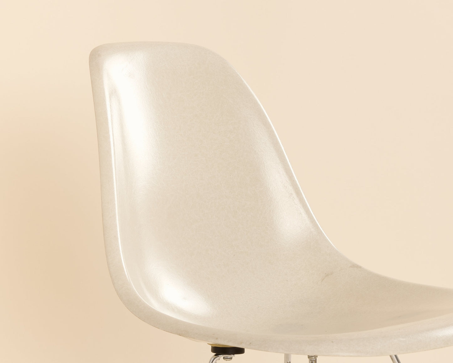 White Eames Eiffel