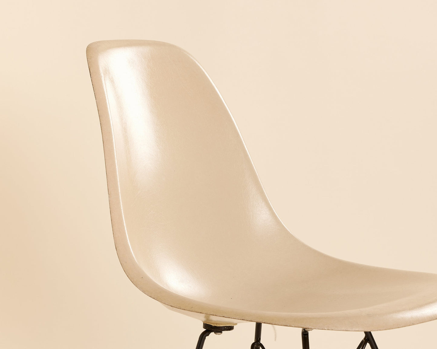 Eggshell Eames Eiffel