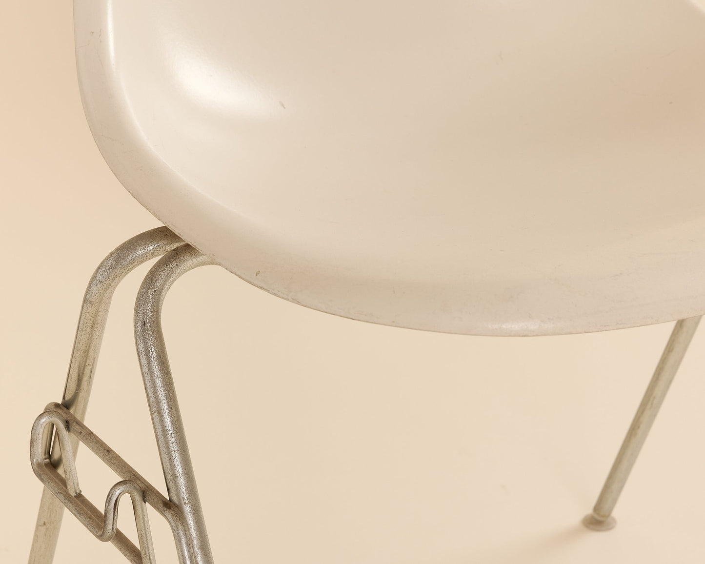Eggshell Eames Fiberglass Shell Chair