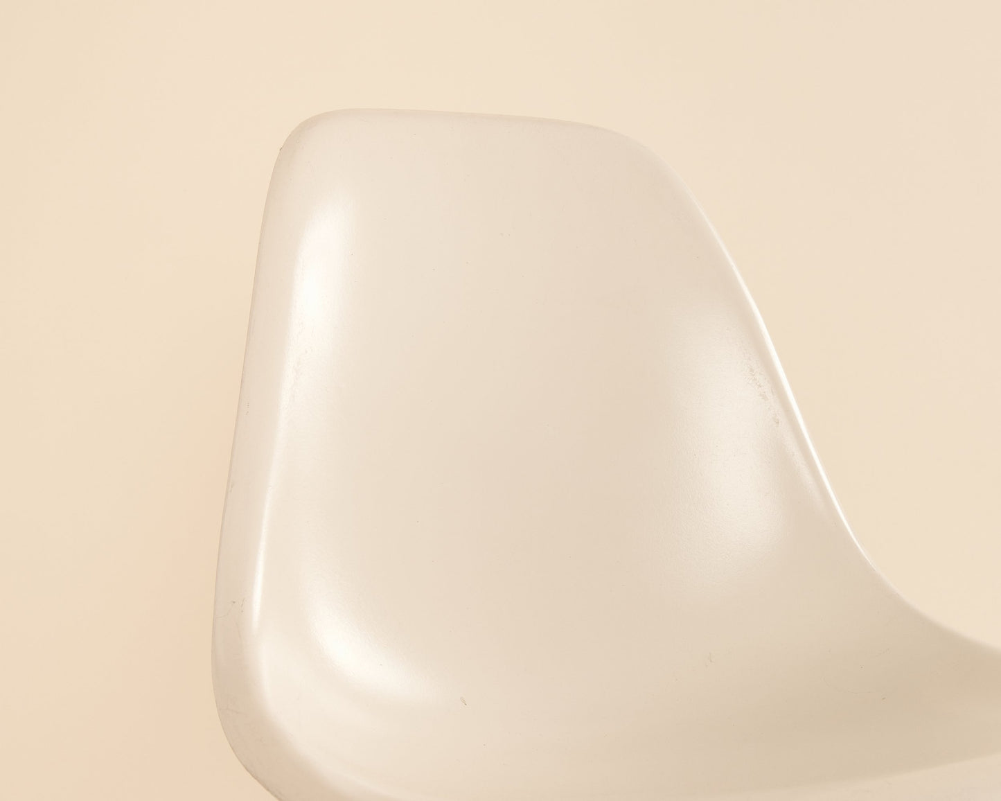 Eggshell Eames Fiberglass Shell Chair
