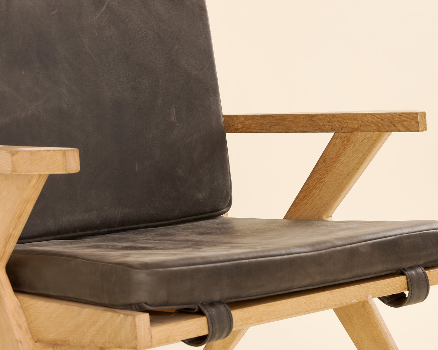 Black Leather Nina Lounge Chair