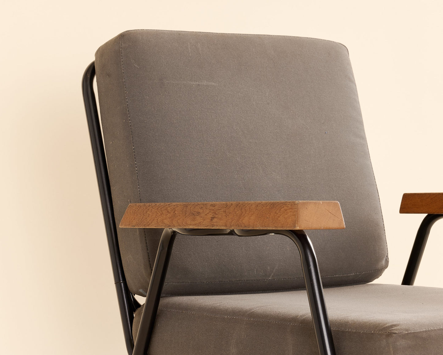 Dark Gray Lounge Chair